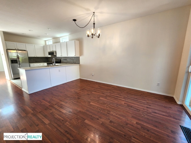 Building Photo - 849 NW Forest Creek Dr