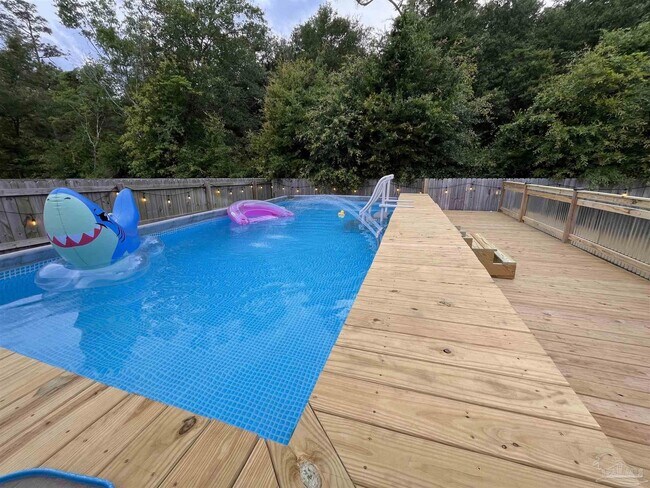 Building Photo - 5375 Peach Dr