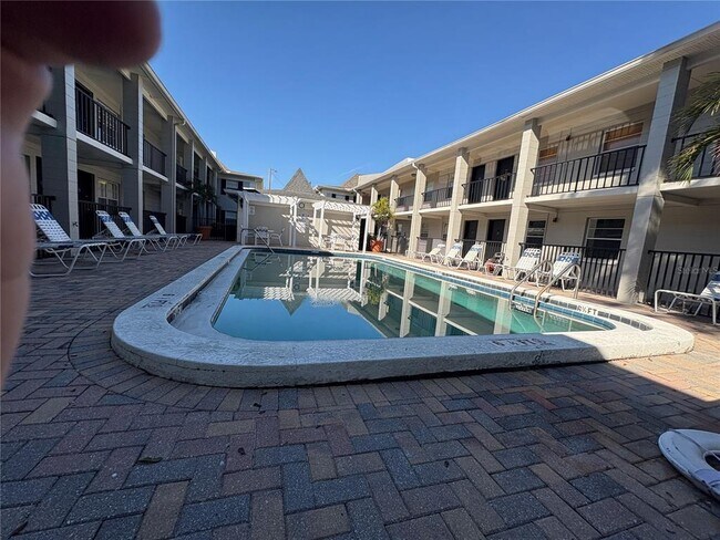 Building Photo - 5221 Bayshore Blvd