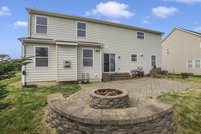 Building Photo - 1701 Marigold St