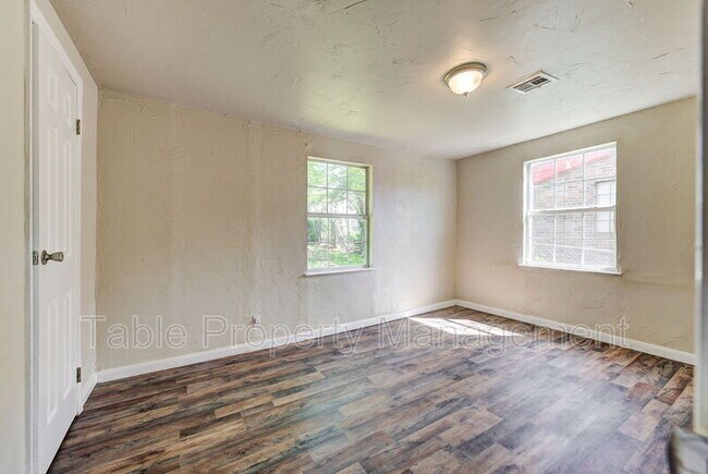 Building Photo - 4209 NE 16th St