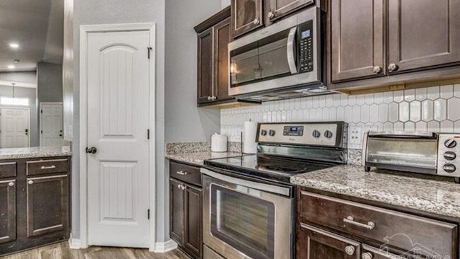 Building Photo - 5544 Peach Dr