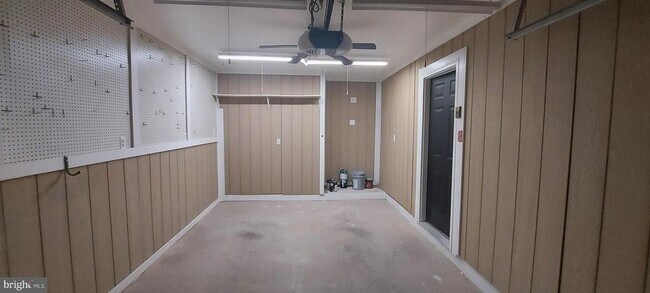 Building Photo - 567 Ellison Ct
