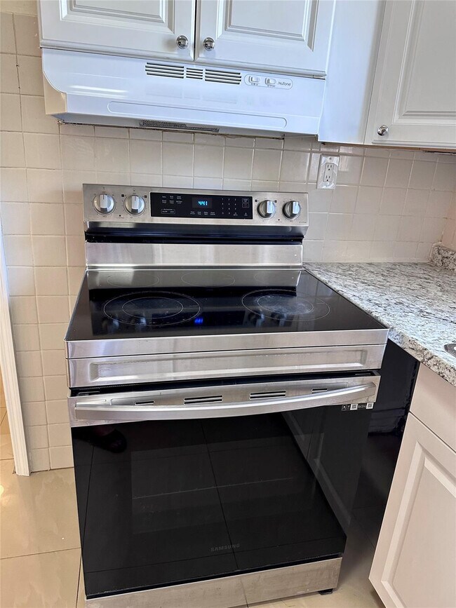 Building Photo - 6840 Greene St