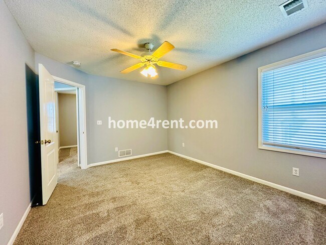 Building Photo - 8102 W 144th Pl