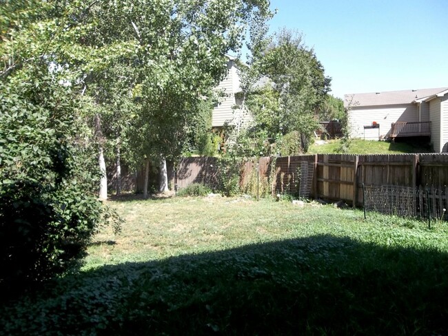 Building Photo - Charming Townhouse in North Fort Collins