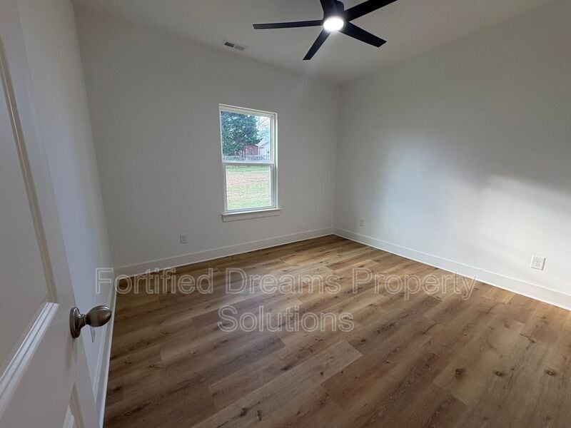 Building Photo - 3127 Chapel St