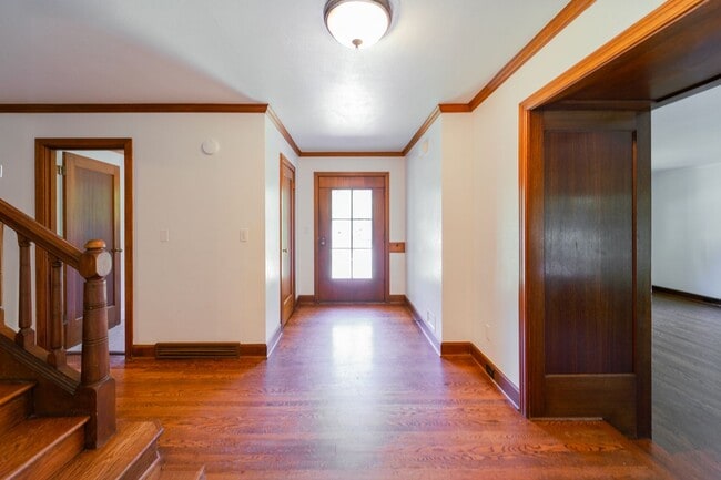 Building Photo - Luxurious Portland Heights home tucked away on a private street on nearly half an acre.