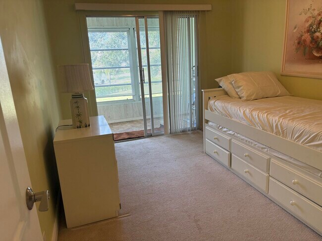 Building Photo - 154 Preston Way