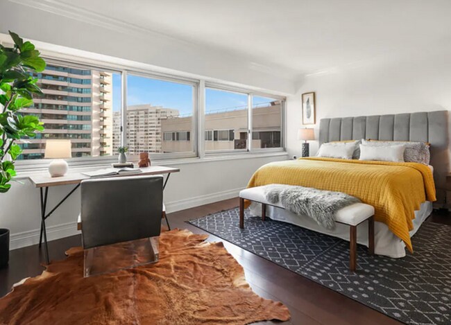 Building Photo - 10450 Wilshire Blvd