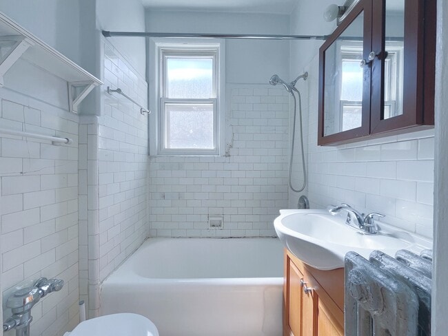 Building Photo - 3449 N Elaine Pl