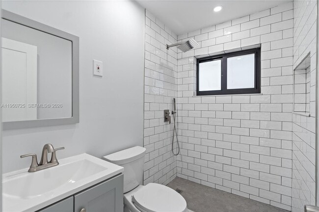 Building Photo - 811 NW 115th St