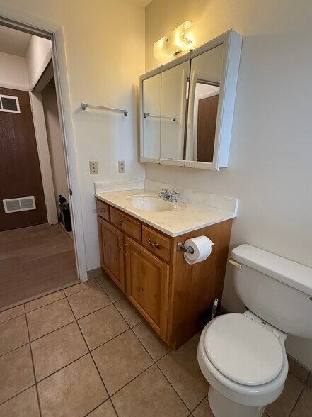 Building Photo - 3943 S 700 W