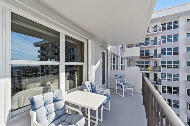 Building Photo - 405 N Ocean Blvd