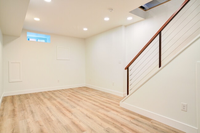 Building Photo - 3023 Harper St