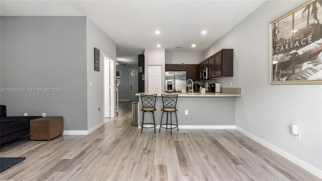 Building Photo - 141 SE 34th Terrace