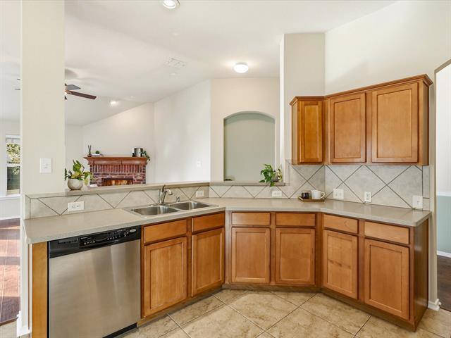 Building Photo - 11217 Clover Knoll Dr