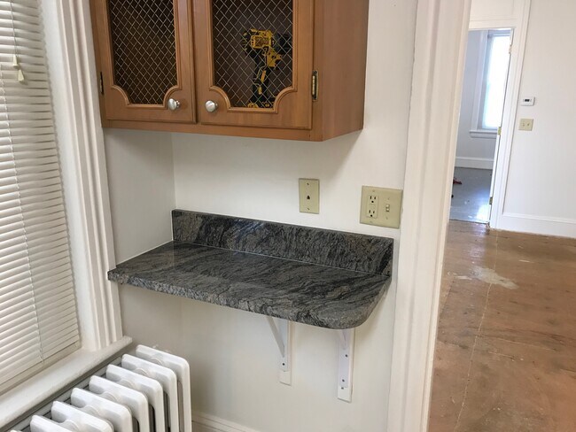 Kitchen - 616 Linden St