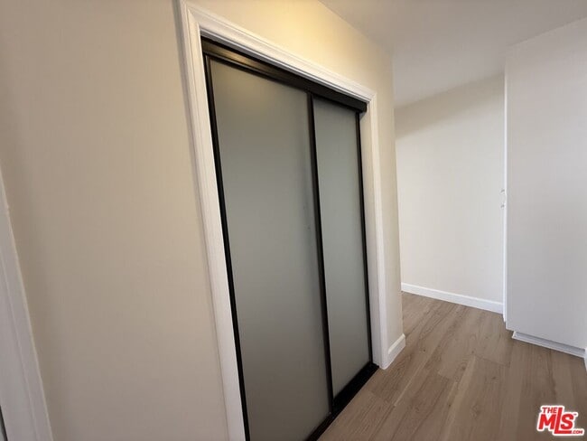 Building Photo - 314 S Clark Dr