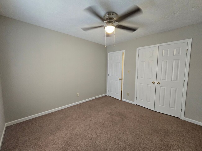 Building Photo - 2904 Rosemeade~Meadowbrook