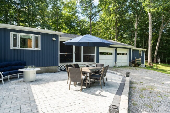 Building Photo - 32 Twin Bridge Rd