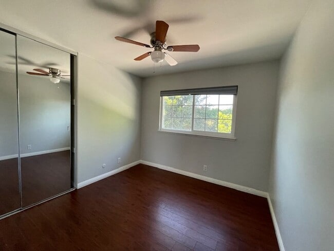 Building Photo - Light Bright 4 bedroom in Irvine