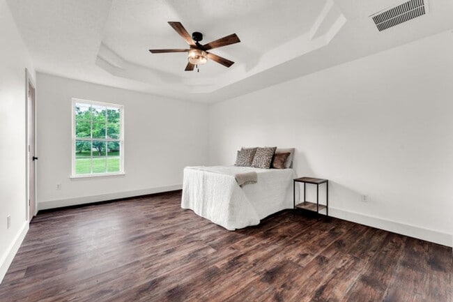 Building Photo - NIXA-5 Bed, 3 bath REMODELED Home | Walkout BASEMENT | Neighborhood Park | Fenced Yard | PETS Wel...