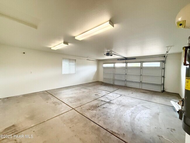 Building Photo - 5102 E Ramada Dr