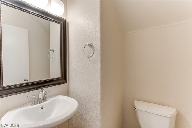 Building Photo - 860 Viento Del Montagna Ave