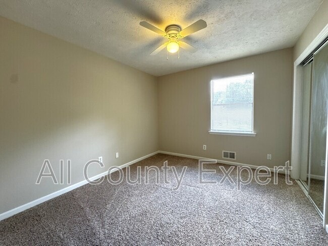 Building Photo - 5798 Hilton Ridge Rd