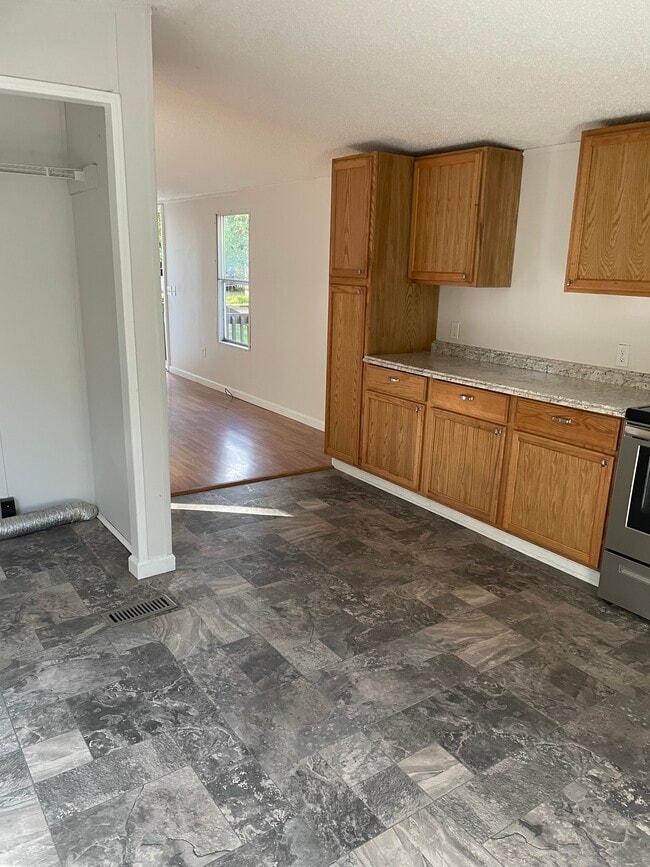 Building Photo - 417 Ranch Rd