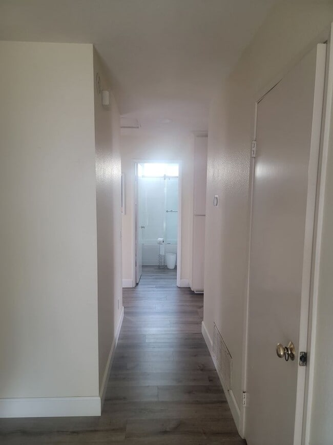 Building Photo - Large 3 bed 2 Bath house in Chula Vista