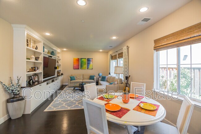 Building Photo - 5539 Southcrest Way
