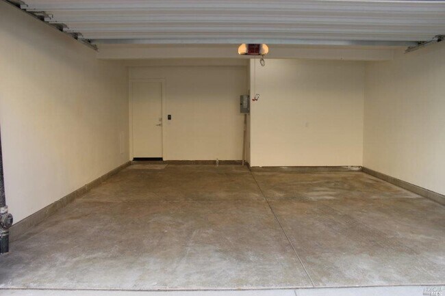 Building Photo - 1624 3rd St