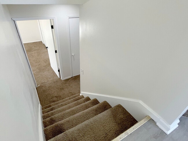 Building Photo - 7104 Orchard Ct