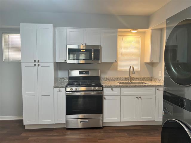 Building Photo - 403 Perry Ave