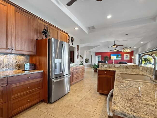 Building Photo - Kona Vistas 3 bedroom 2.5 bath fully furnished home with a pool & office