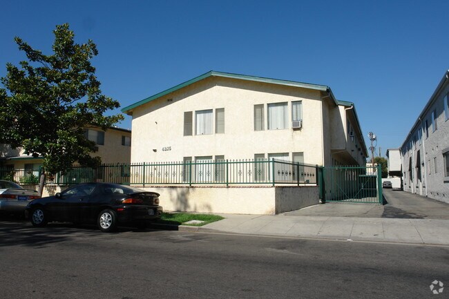 Building Photo - 4375 Ventura Canyon Ave