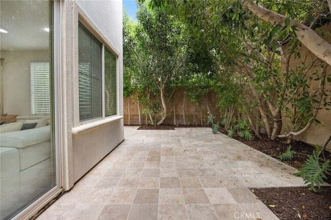 Building Photo - 210 Desert Bloom