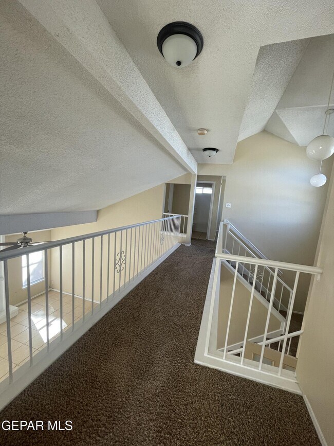 Building Photo - 13928 Pete La Rue Cir