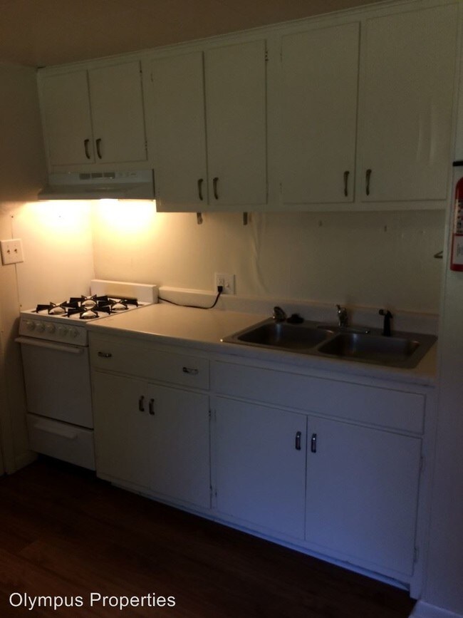 Building Photo - 1 br, 1 bath Room For Rent - 1405 S Rogers St