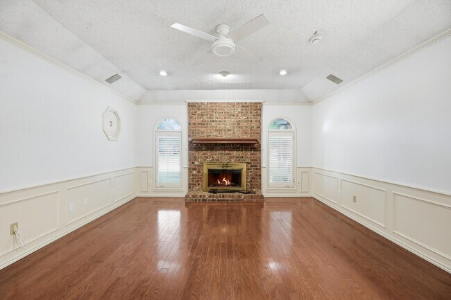 Building Photo - 4215 95th St