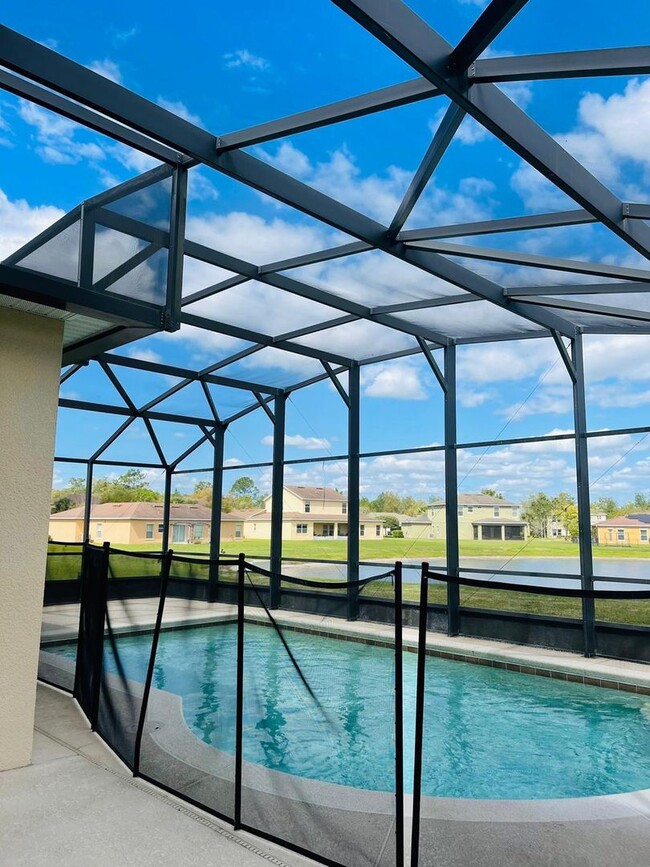 Building Photo - Brand new 4 bed 2 1/2 bath house in gated ...