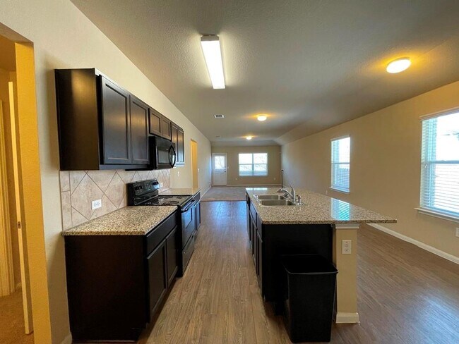 Building Photo - 3400 Ortman Dr