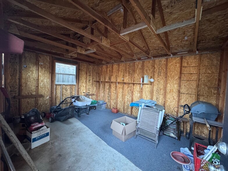 Building Photo - 9775 SW Robbins Dr