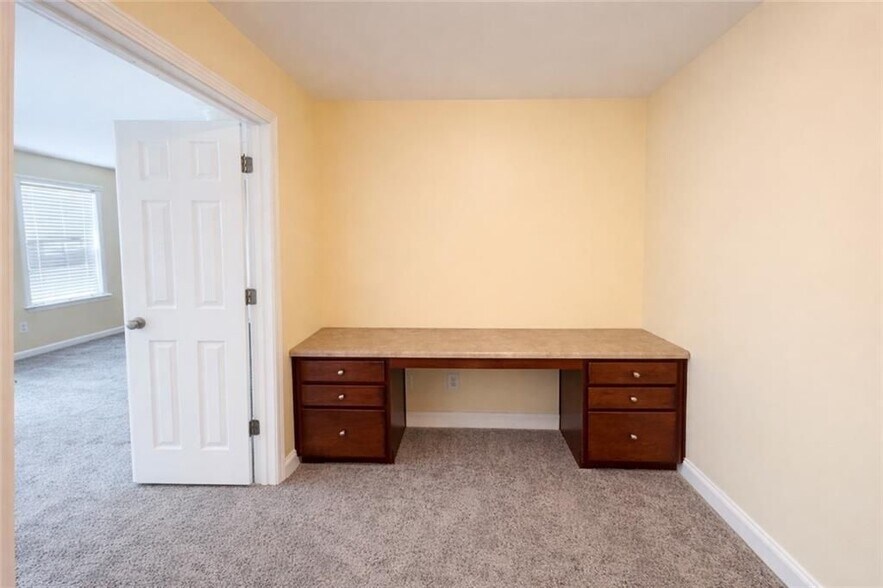 Building Photo - 197 Berkten Ln NE