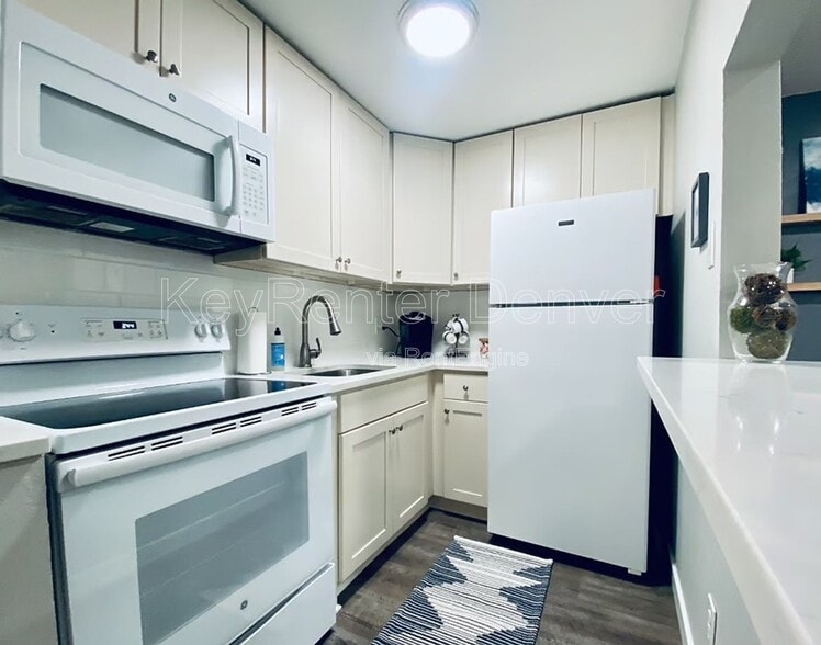 Building Photo - 1458 Ivy St