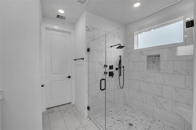 Building Photo - 4320 Avron Dr