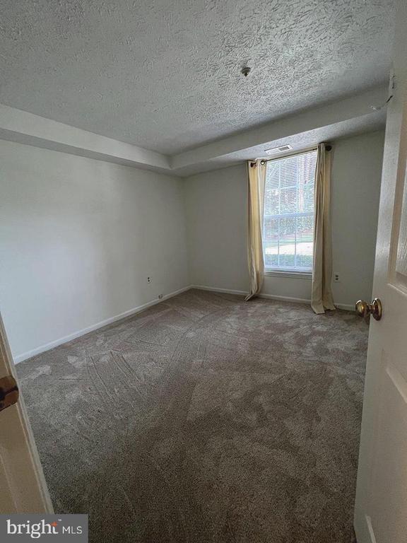Building Photo - 600 Belle Dora Ct