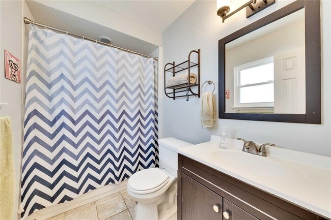 Building Photo - 8213 Briarwood Ln